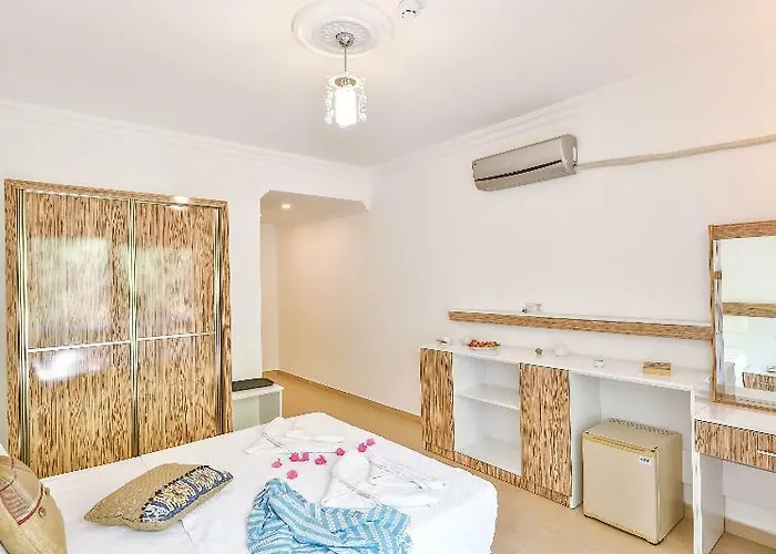 博兹布伦安芙拉酒店 3*